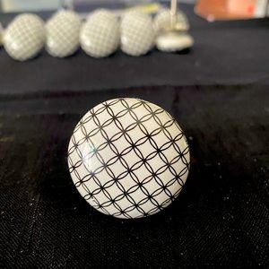 Ceramic knobs 12 pieces new